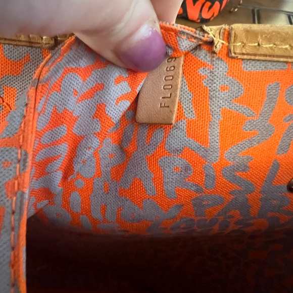 SOLD!!🍊Louis Vuitton Neverfull GM Orange Graffiti 🍊 - Picture 2 of 16
